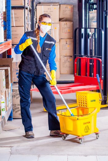 warehouse-worker-cleaning